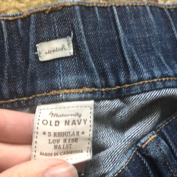 Old Navy Maternity Jeans - Picture 4 of 6